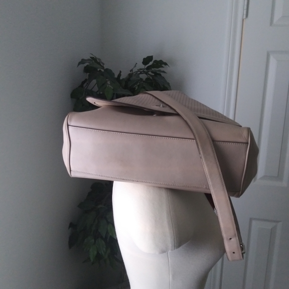 Authentic Coach bag - Picture 7 of 8